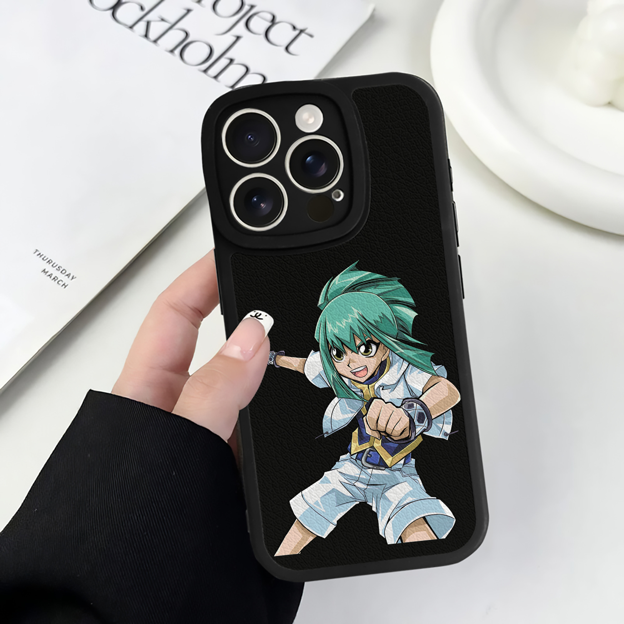 （画像用） 遊☆戯☆王 Yu-Gi-Oh! 【iPhone 16シリーズ対応】シリコンスマホケース（レザー調） 材質：シリコン